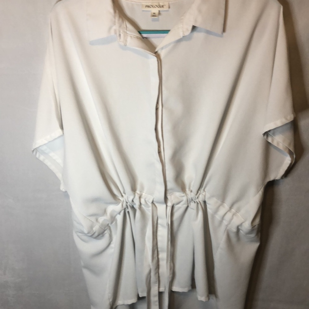Prologue ladies polyester blouse. XL white